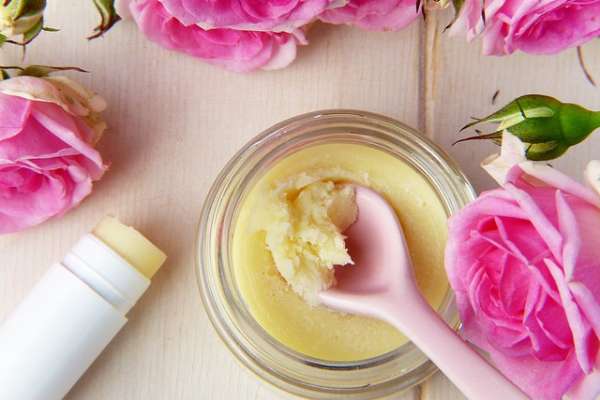 Descoperă beneficiile uleiului de jojoba pentru pielea ta