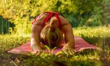Cum sa ne destresam prin procedee yoga simple